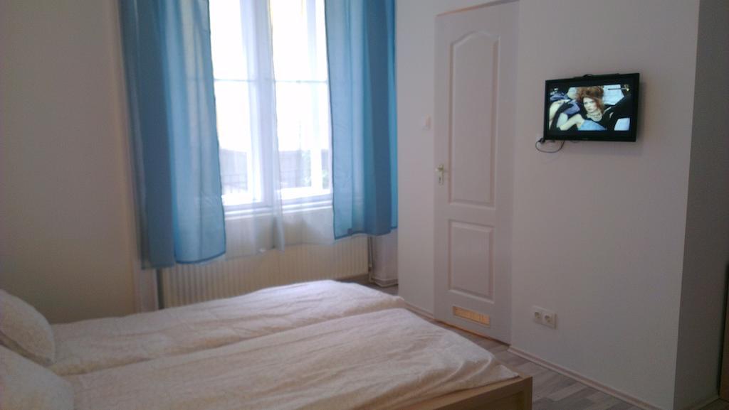 Apartman 4 *